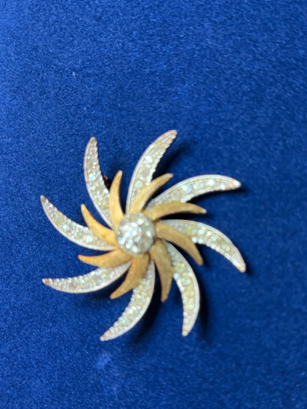 Vintage Sarah Coventry “Evening Comet” Rhinestone Starburst Brooch Gold Tone - Picture 5 of 9
